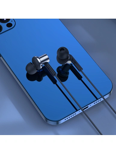universal wired earphone